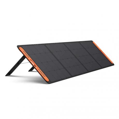 Jackery SolarSaga 200 
